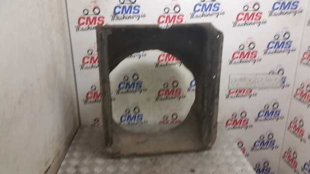 Ford 6710, 7710 Radiator Cowling E5nn8146ba, E5nn8146da - Sistema de arrefecimento por Trator: foto 3 Ford 6710, 7710 Radiator Cowling E5nn8146ba, E5nn8146da - Sistema de arrefecimento por Trator: foto 3