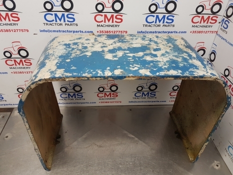 Ford 7810, 7910, 8210 Series Bonnet Cover Panel In Front Of The Cab D5nn9n128a - Capô por Trator: foto 2 Ford 7810, 7910, 8210 Series Bonnet Cover Panel In Front Of The Cab D5nn9n128a - Capô por Trator: foto 2