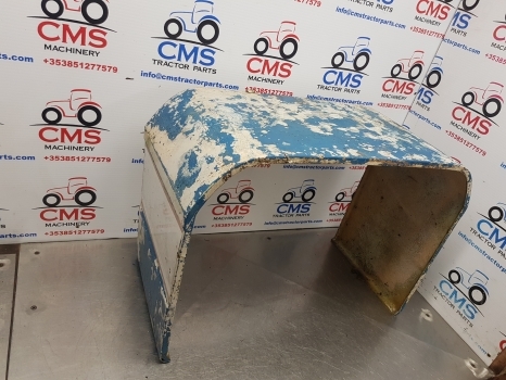 Ford 7810, 7910, 8210 Series Bonnet Cover Panel In Front Of The Cab D5nn9n128a - Capô por Trator: foto 1 Ford 7810, 7910, 8210 Series Bonnet Cover Panel In Front Of The Cab D5nn9n128a - Capô por Trator: foto 1