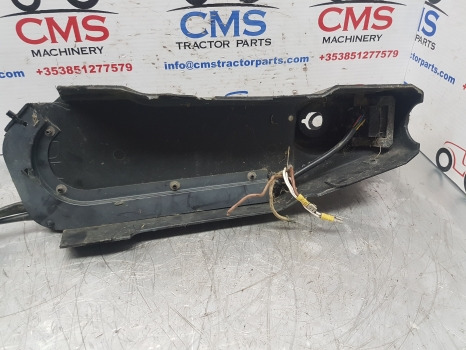 Ford 8240, 8340 Cab Interior Panel Rhs F1nn14a099bc, F0nn3r876be - Cabine e interior: foto 5 Ford 8240, 8340 Cab Interior Panel Rhs F1nn14a099bc, F0nn3r876be - Cabine e interior: foto 5