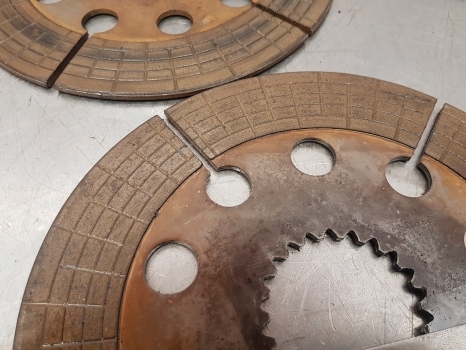 Ford 8430 10, 600, 40,ts Series, Brake Discs Kit E9nn2a097ba, E9nn2n315cb - Disco de freio por Trator: foto 4 Ford 8430 10, 600, 40,ts Series, Brake Discs Kit E9nn2a097ba, E9nn2n315cb - Disco de freio por Trator: foto 4