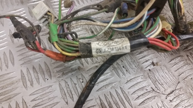 Ford Digger, Backhoe Loader 655, 550, 555 Fuse Box With Cab Electrical Wiring - Cables/ Wire harness por Retroescavadeira: foto 5 Ford Digger, Backhoe Loader 655, 550, 555 Fuse Box With Cab Electrical Wiring - Cables/ Wire harness por Retroescavadeira: foto 5