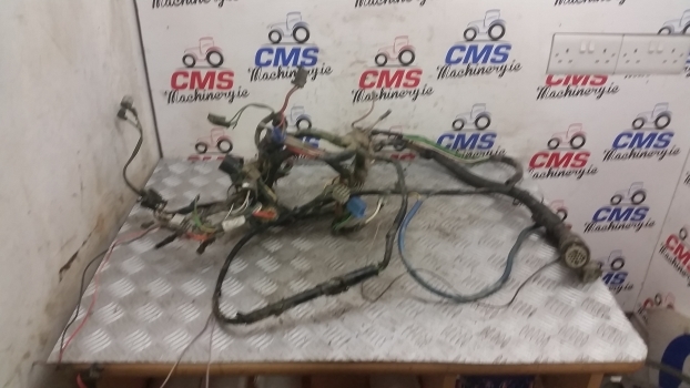 Ford Digger, Backhoe Loader 655, 550, 555 Fuse Box With Cab Electrical Wiring - Cables/ Wire harness por Retroescavadeira: foto 1 Ford Digger, Backhoe Loader 655, 550, 555 Fuse Box With Cab Electrical Wiring - Cables/ Wire harness por Retroescavadeira: foto 1