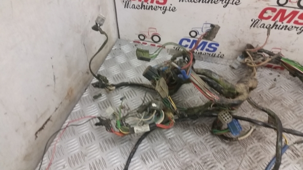 Ford Digger, Backhoe Loader 655, 550, 555 Fuse Box With Cab Electrical Wiring - Cables/ Wire harness por Retroescavadeira: foto 4 Ford Digger, Backhoe Loader 655, 550, 555 Fuse Box With Cab Electrical Wiring - Cables/ Wire harness por Retroescavadeira: foto 4