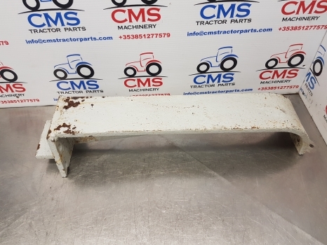 Ford New Holland 2000, 3000, 5100, 4600, 6600 Mudguard Bracket Support 81822981 - Para-lama por Trator: foto 2 Ford New Holland 2000, 3000, 5100, 4600, 6600 Mudguard Bracket Support 81822981 - Para-lama por Trator: foto 2