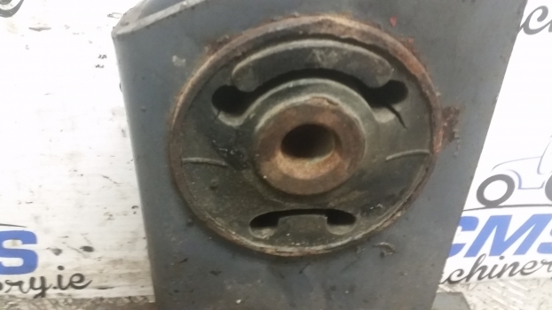 Ford New Holland 40, Ts Series Cab Mount 82021818 , 82021777 , 81866330 - Suspensão da cabina por Trator: foto 3 Ford New Holland 40, Ts Series Cab Mount 82021818 , 82021777 , 81866330 - Suspensão da cabina por Trator: foto 3