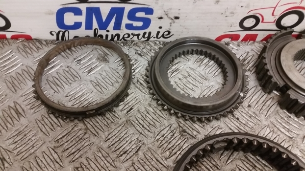 Ford New Holland 40, Ts Transmission Synchronizer Forward, Reverse 82001900 - Transmissão por Trator: foto 4 Ford New Holland 40, Ts Transmission Synchronizer Forward, Reverse 82001900 - Transmissão por Trator: foto 4