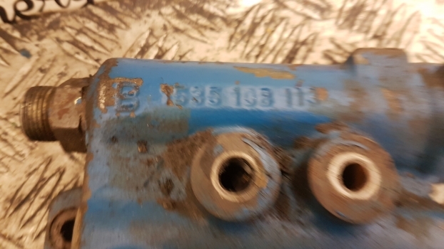 Ford, New Holland 8340, Ts Trailer Brake Valve Distributor 81874969, 1535108113 - Válvula de freio por Trator: foto 3 Ford, New Holland 8340, Ts Trailer Brake Valve Distributor 81874969, 1535108113 - Válvula de freio por Trator: foto 3