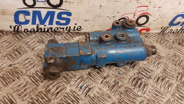 Ford, New Holland 8340, Ts Trailer Brake Valve Distributor 81874969, 1535108113 - Válvula de freio por Trator: foto 1 Ford, New Holland 8340, Ts Trailer Brake Valve Distributor 81874969, 1535108113 - Válvula de freio por Trator: foto 1