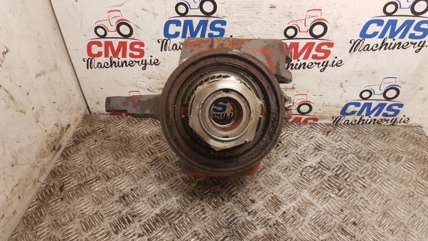 Ford New Holland Fiat 8160 Front Steering Knuckle Spindle Lhs 5171554, 5171533 - Manga de eixo por Trator: foto 1 Ford New Holland Fiat 8160 Front Steering Knuckle Spindle Lhs 5171554, 5171533 - Manga de eixo por Trator: foto 1