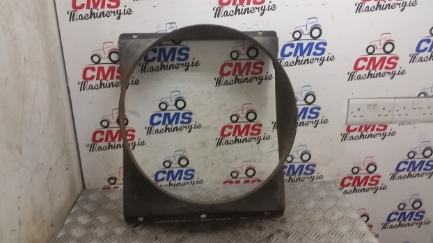 Ford Radiator Cowling D5nn8146, Please See The Description - Sistema de arrefecimento por Trator: foto 2 Ford Radiator Cowling D5nn8146, Please See The Description - Sistema de arrefecimento por Trator: foto 2