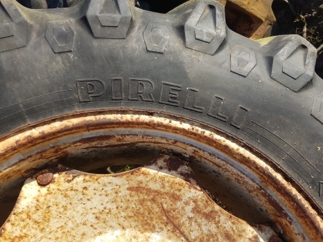 Ford Rear Wheel Complete R38 Pirelli Tm700 580/70r38 - Roda completa por Trator: foto 4 Ford Rear Wheel Complete R38 Pirelli Tm700 580/70r38 - Roda completa por Trator: foto 4