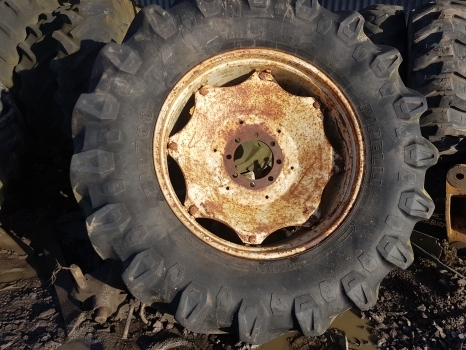 Ford Rear Wheel Complete R38 Pirelli Tm700 580/70r38 - Roda completa por Trator: foto 1 Ford Rear Wheel Complete R38 Pirelli Tm700 580/70r38 - Roda completa por Trator: foto 1