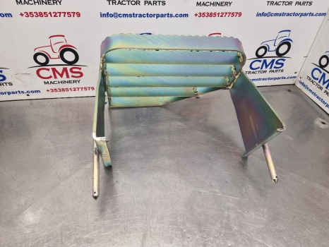 Ford Tw, 30 Series, Tw10, Tw30 Cab Top Footstep, Step Rhs D8nn7r344ba, 83913276 - Estribo: foto 4 Ford Tw, 30 Series, Tw10, Tw30 Cab Top Footstep, Step Rhs D8nn7r344ba, 83913276 - Estribo: foto 4