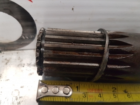 International Case 84, 85 Series 784 Ipto Driven Shaft 536748r1 - Semi eixo por Trator: foto 3 International Case 84, 85 Series 784 Ipto Driven Shaft 536748r1 - Semi eixo por Trator: foto 3