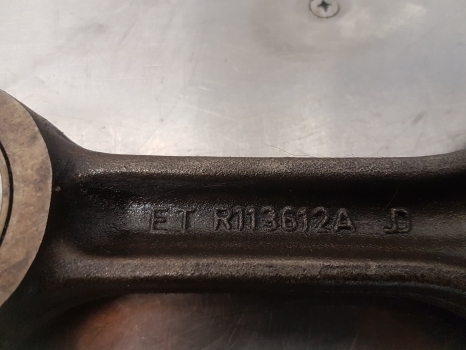 John Deere 2140, 2040, 2650, 2850 Engine Con Rod Re42733, R80032, R113612 - Biela por Trator: foto 3 John Deere 2140, 2040, 2650, 2850 Engine Con Rod Re42733, R80032, R113612 - Biela por Trator: foto 3