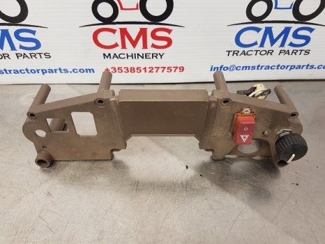 John Deere 6115m, 7330, 7520, 6195m Instrument Panel Bracket R110366, L175476 - Painel de instrumentos por Trator: foto 1 John Deere 6115m, 7330, 7520, 6195m Instrument Panel Bracket R110366, L175476 - Painel de instrumentos por Trator: foto 1