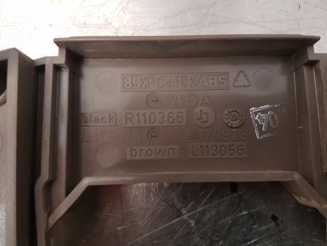 John Deere 6115m, 7330, 7520, 6195m Instrument Panel Bracket R110366, L175476 - Painel de instrumentos por Trator: foto 3 John Deere 6115m, 7330, 7520, 6195m Instrument Panel Bracket R110366, L175476 - Painel de instrumentos por Trator: foto 3