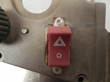 John Deere 6115m, 7330, 7520, 6195m Instrument Panel Bracket R110366, L175476 - Painel de instrumentos por Trator: foto 5 John Deere 6115m, 7330, 7520, 6195m Instrument Panel Bracket R110366, L175476 - Painel de instrumentos por Trator: foto 5