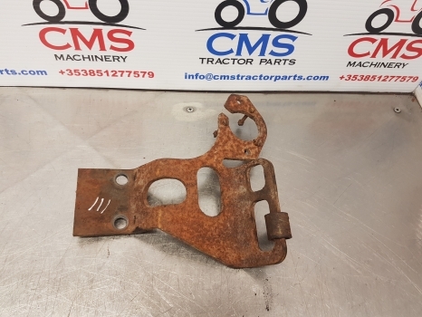 John Deere 6400, 6100, 6200, 6300, 6800 Hydraulic Bracket Al82383 - Hidráulica por Trator: foto 2 John Deere 6400, 6100, 6200, 6300, 6800 Hydraulic Bracket Al82383 - Hidráulica por Trator: foto 2