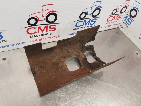 John Deere 6820, 6020, 6030, 6000, 7330 Drive Shaft Guard L172731 - Eixo dianteiro por Trator: foto 4 John Deere 6820, 6020, 6030, 6000, 7330 Drive Shaft Guard L172731 - Eixo dianteiro por Trator: foto 4