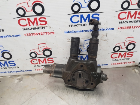 John Deere 6900, 6100 Hydraulic Auxiliary Spool Valve Al75841, 8506d - Hidráulica: foto 1 John Deere 6900, 6100 Hydraulic Auxiliary Spool Valve Al75841, 8506d - Hidráulica: foto 1