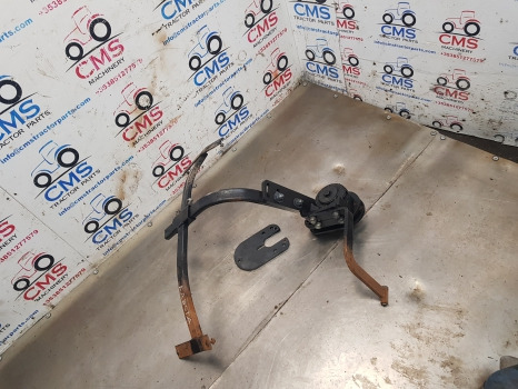 Kubota M5092 Front Axle Mudguard Bracket Lhs Assy - Para-lama: foto 2 Kubota M5092 Front Axle Mudguard Bracket Lhs Assy - Para-lama: foto 2
