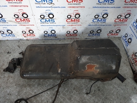 Lamborghini 1106 4wd Left Hand Side Diesel Tank 0.257.8145.3 - Tanque de combustível por Trator: foto 2 Lamborghini 1106 4wd Left Hand Side Diesel Tank 0.257.8145.3 - Tanque de combustível por Trator: foto 2