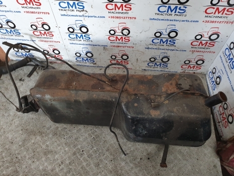 Lamborghini 1106 4wd Right Hand Side Diesel Tank 0.257.8143.3/40 - Tanque de combustível por Trator: foto 2 Lamborghini 1106 4wd Right Hand Side Diesel Tank 0.257.8143.3/40 - Tanque de combustível por Trator: foto 2