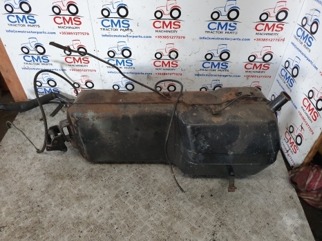 Lamborghini 1106 4wd Right Hand Side Diesel Tank 0.257.8143.3/40 - Tanque de combustível por Trator: foto 1 Lamborghini 1106 4wd Right Hand Side Diesel Tank 0.257.8143.3/40 - Tanque de combustível por Trator: foto 1