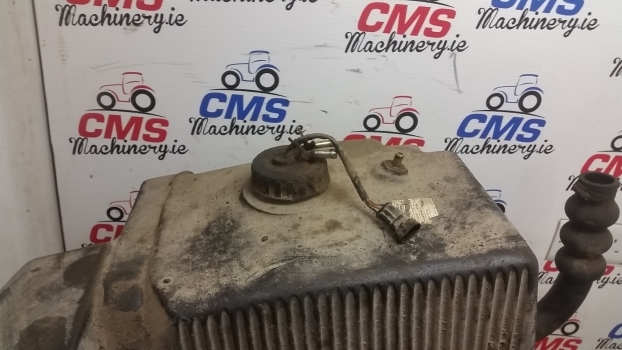 Landini Mythos Series 115 Additional Fuel Tank Assembly 3652138m92, 3652133j9c - Tanque de combustível por Trator: foto 3 Landini Mythos Series 115 Additional Fuel Tank Assembly 3652138m92, 3652133j9c - Tanque de combustível por Trator: foto 3