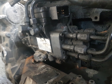 Landini Mythos Tdi 115 Mf 6465 Fuel Injection Pump Perkins 2644p502, 2644p502r - Bomba de combustivel por Máquina agrícola: foto 2 Landini Mythos Tdi 115 Mf 6465 Fuel Injection Pump Perkins 2644p502, 2644p502r - Bomba de combustivel por Máquina agrícola: foto 2