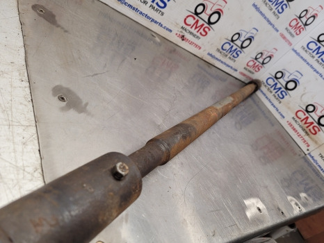 Massey Ferguson 275, 290 Front Axle Propeller Drive Shaft 1683836m1, 1683341m1 - Eixo dianteiro: foto 3 Massey Ferguson 275, 290 Front Axle Propeller Drive Shaft 1683836m1, 1683341m1 - Eixo dianteiro: foto 3