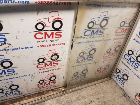 Massey Ferguson 50b Cab Side Window, Frame And 1 Glass 000000 - Vidro e peças por Retroescavadeira: foto 4 Massey Ferguson 50b Cab Side Window, Frame And 1 Glass 000000 - Vidro e peças por Retroescavadeira: foto 4