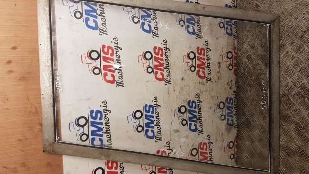 Massey Ferguson 50b Cab Window Frame Glass Lhs. Please Check By The Photos. - Vidro e peças por Retroescavadeira: foto 2 Massey Ferguson 50b Cab Window Frame Glass Lhs. Please Check By The Photos. - Vidro e peças por Retroescavadeira: foto 2