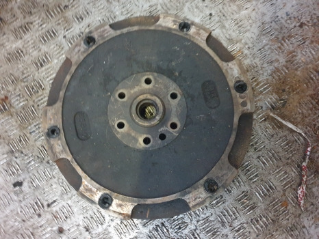 Massey Ferguson 50b Engine Flywheel 31215680 - Volante do motor: foto 1 Massey Ferguson 50b Engine Flywheel 31215680 - Volante do motor: foto 1