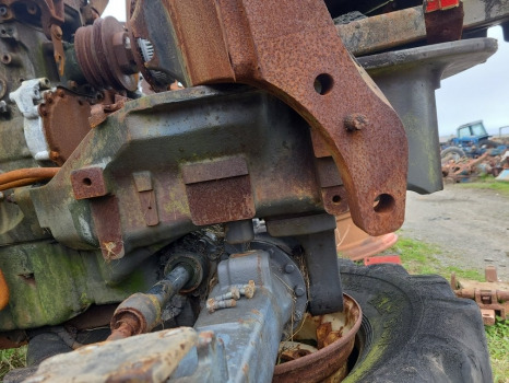 Massey Ferguson 5450 Front axle support frame bolster - Eixo dianteiro por Máquina agrícola: foto 2 Massey Ferguson 5450 Front axle support frame bolster - Eixo dianteiro por Máquina agrícola: foto 2