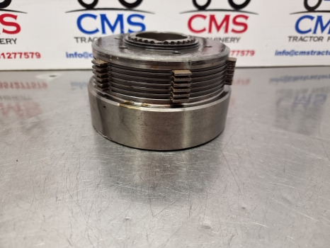 Massey Ferguson 5612, 5400, 5600, 5700, 6700 Front Axle Hub Fwd 4305365m14 - Eixo dianteiro: foto 2 Massey Ferguson 5612, 5400, 5600, 5700, 6700 Front Axle Hub Fwd 4305365m14 - Eixo dianteiro: foto 2