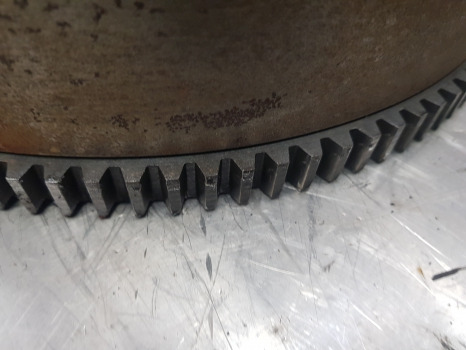 Massey Ferguson 5612, 5712, 5613, 5713 Flywheel Complete 4357995m94 - Volante do motor: foto 2 Massey Ferguson 5612, 5712, 5613, 5713 Flywheel Complete 4357995m94 - Volante do motor: foto 2
