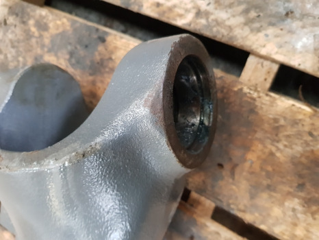 Massey Ferguson 5612, 5713 Front Axle Casting Rhs 730.01.114.65, 7300181405 - Eixo dianteiro por Trator: foto 4 Massey Ferguson 5612, 5713 Front Axle Casting Rhs 730.01.114.65, 7300181405 - Eixo dianteiro por Trator: foto 4
