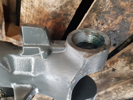 Massey Ferguson 5612, 5713 Front Axle Casting Rhs 730.01.114.65, 7300181405 - Eixo dianteiro por Trator: foto 5 Massey Ferguson 5612, 5713 Front Axle Casting Rhs 730.01.114.65, 7300181405 - Eixo dianteiro por Trator: foto 5