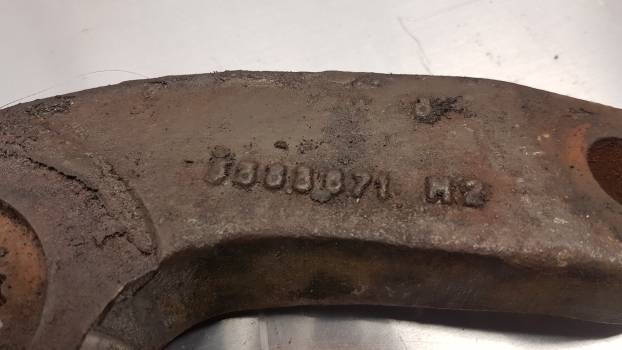 Massey Ferguson 600 Series Front Axle 2wd Top Control Arm 3383871m2 - Direcção por Trator: foto 5 Massey Ferguson 600 Series Front Axle 2wd Top Control Arm 3383871m2 - Direcção por Trator: foto 5