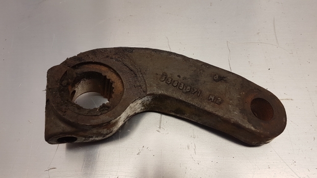 Massey Ferguson 600 Series Front Axle 2wd Top Control Arm 3383871m2 - Direcção por Trator: foto 2 Massey Ferguson 600 Series Front Axle 2wd Top Control Arm 3383871m2 - Direcção por Trator: foto 2
