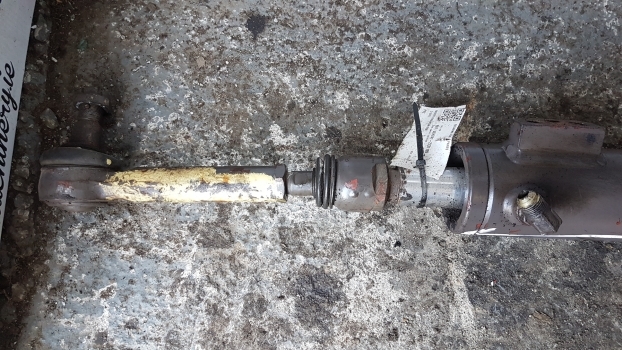 Massey Ferguson 8150, 8160 Steering Cylinder Complete 3429759m93 - Direcção por Trator: foto 2 Massey Ferguson 8150, 8160 Steering Cylinder Complete 3429759m93 - Direcção por Trator: foto 2