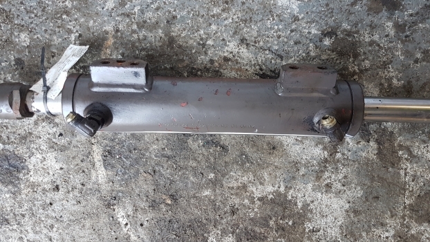 Massey Ferguson 8150, 8160 Steering Cylinder Complete 3429759m93 - Direcção por Trator: foto 5 Massey Ferguson 8150, 8160 Steering Cylinder Complete 3429759m93 - Direcção por Trator: foto 5