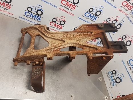 Mccormick Mc115, Mc95, Mc105 Bonnet, Hood Support 358001a1, 706569a2, 704107a2 - Capô por Trator: foto 4 Mccormick Mc115, Mc95, Mc105 Bonnet, Hood Support 358001a1, 706569a2, 704107a2 - Capô por Trator: foto 4