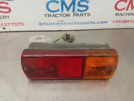 Mccormick Mc115, Mc95, Mc115 Rear Tail Ligh 418699a1, 418700a1 - Farol traseiros por Trator: foto 1 Mccormick Mc115, Mc95, Mc115 Rear Tail Ligh 418699a1, 418700a1 - Farol traseiros por Trator: foto 1