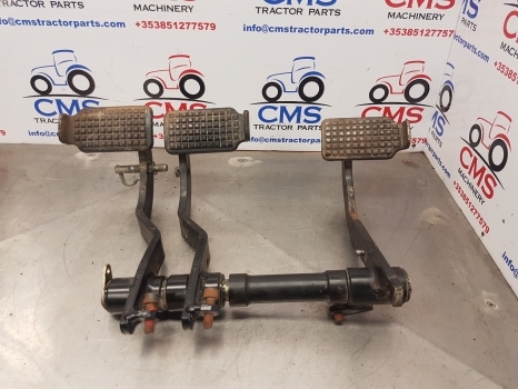 New Holland Brake, Clutch Pedal Kit 87547108, 87547109, 87566904 - Pedal por Trator: foto 1 New Holland Brake, Clutch Pedal Kit 87547108, 87547109, 87566904 - Pedal por Trator: foto 1