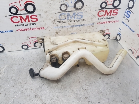New Holland Case Maxxum T7 T7.200 Windshield Washer Reservoir 82030995, 82030996 - Carroceria e exterior por Trator: foto 1 New Holland Case Maxxum T7 T7.200 Windshield Washer Reservoir 82030995, 82030996 - Carroceria e exterior por Trator: foto 1