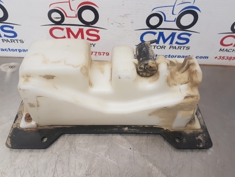 New Holland Case Maxxum Windshield Washer Reservoir 82030995, 82030996, 82030994 - Carroceria e exterior por Trator: foto 1 New Holland Case Maxxum Windshield Washer Reservoir 82030995, 82030996, 82030994 - Carroceria e exterior por Trator: foto 1